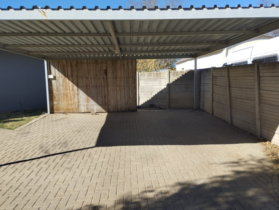 To Let 3 Bedroom Property for Rent in Noordhoek Free State